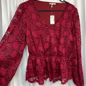 Maurices Size M, NWT, lace top